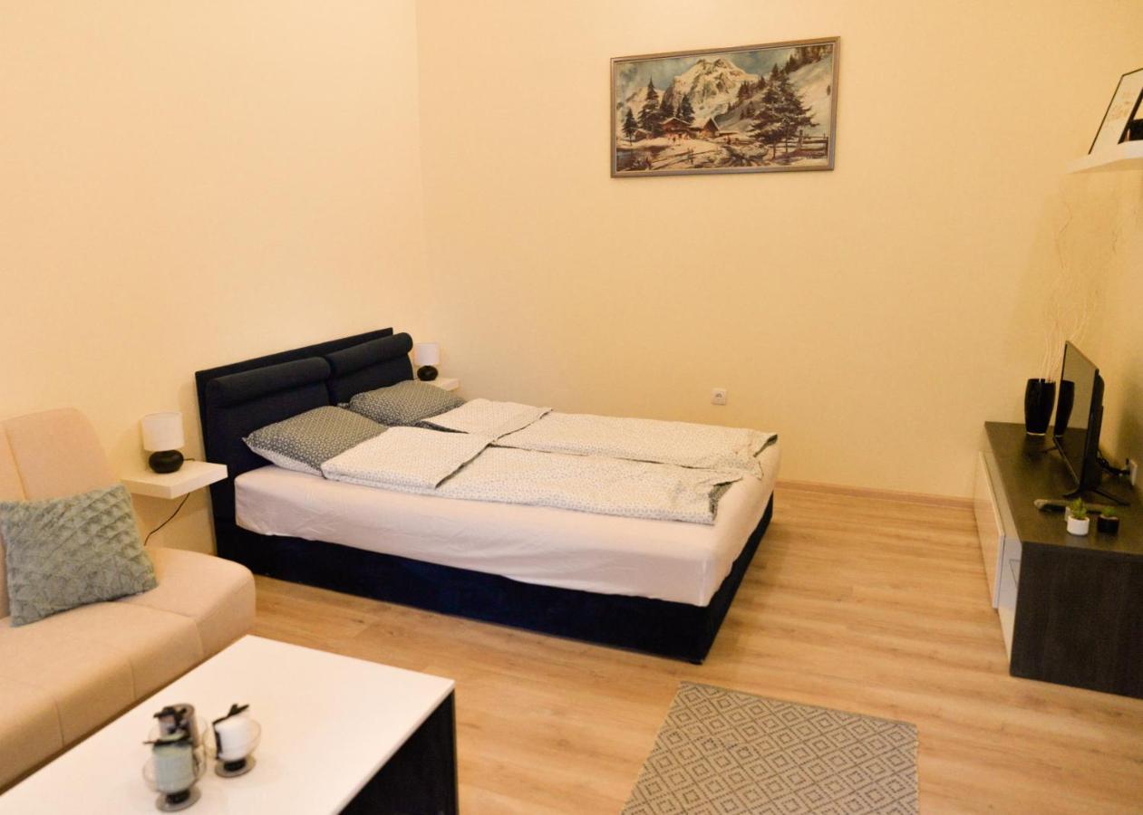 Centrum Apartment Senta מראה חיצוני תמונה