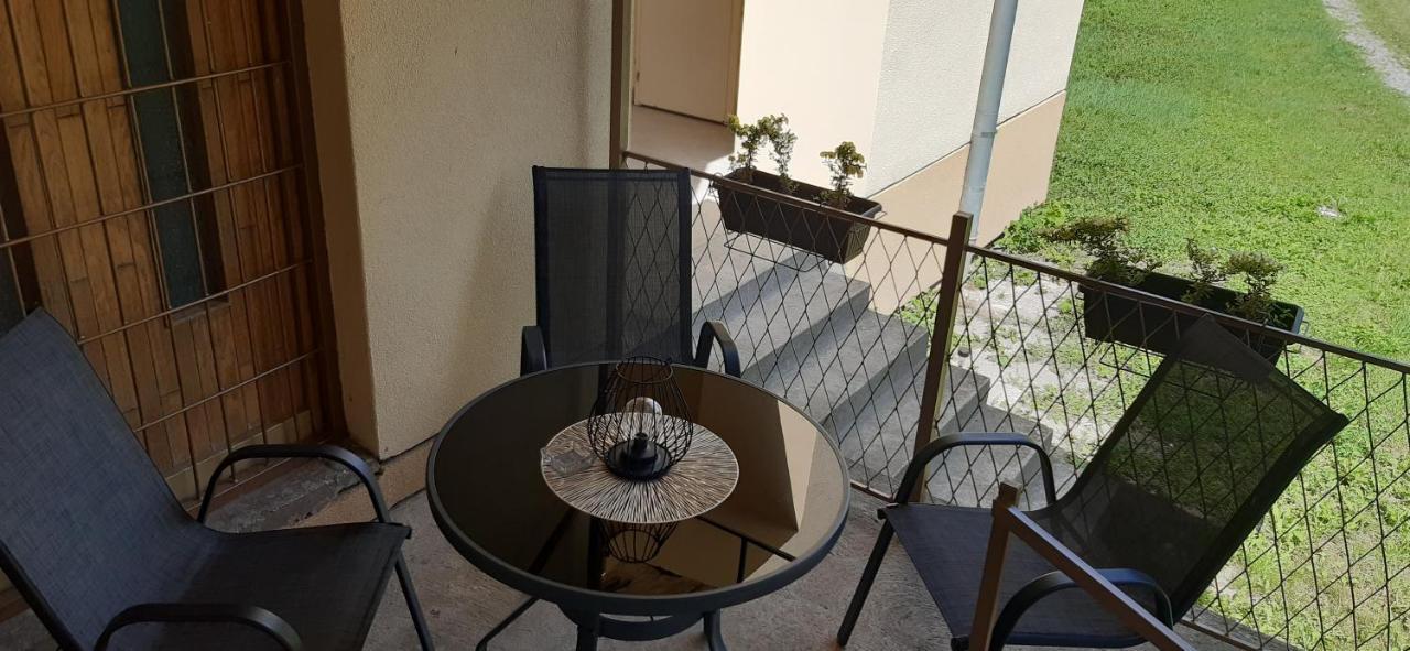 Centrum Apartment Senta מראה חיצוני תמונה